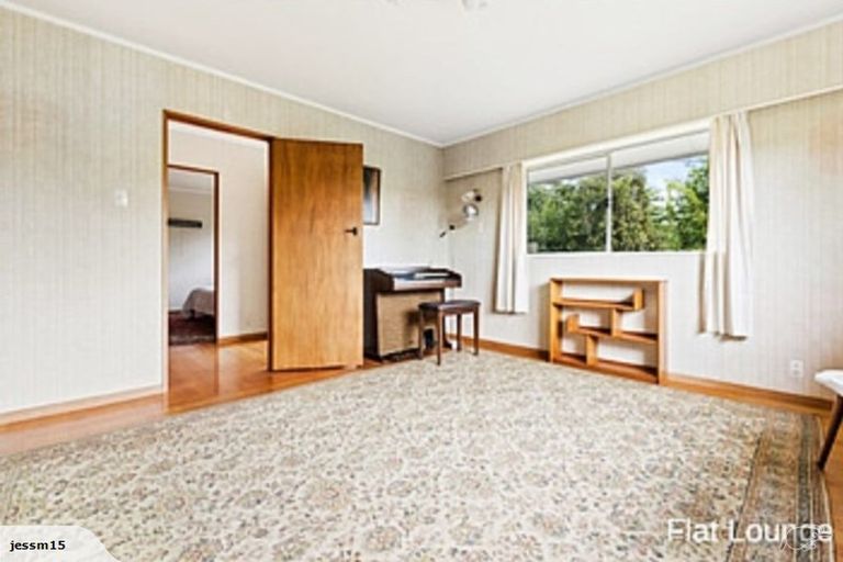 Photo of property in 96 Cliff View Drive, Green Bay, Auckland, 0604