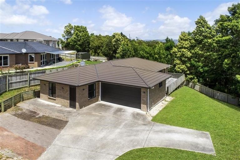 Photo of property in 84 Tiriwa Drive, Massey, Auckland, 0614
