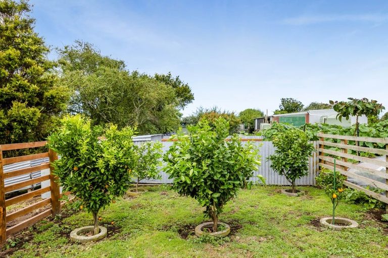 Photo of property in 38 Ketemarae Road, Normanby, Hawera, 4675