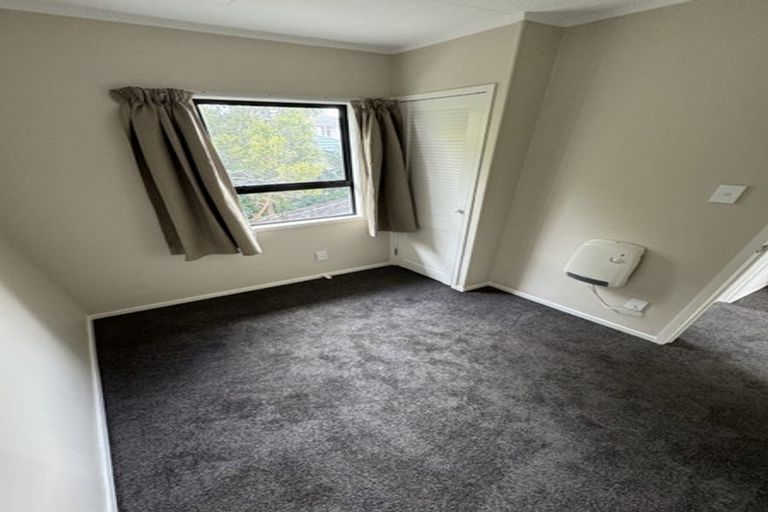 Photo of property in 64 Solar Road, Glen Eden, Auckland, 0602