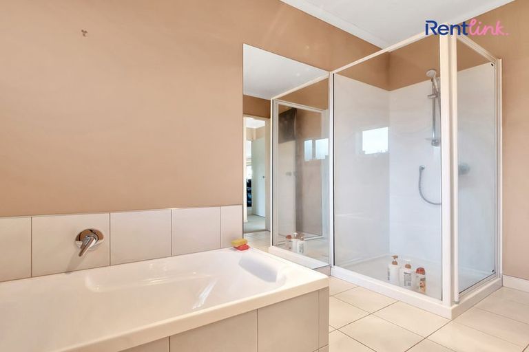 Photo of property in 15 Golden Courie Close, Papamoa Beach, Papamoa, 3118