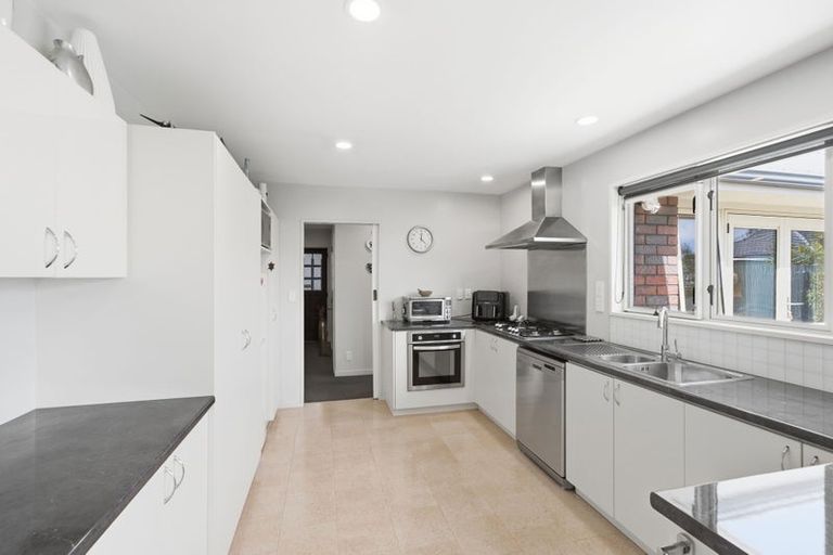 Photo of property in 2/40 Hare Street, Ilam, Christchurch, 8041