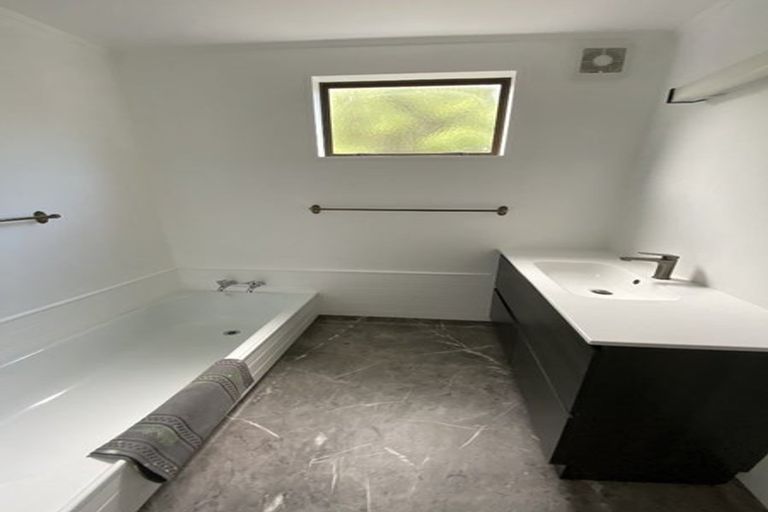 Photo of property in 2a Karamu Street, Ngaio, Wellington, 6035