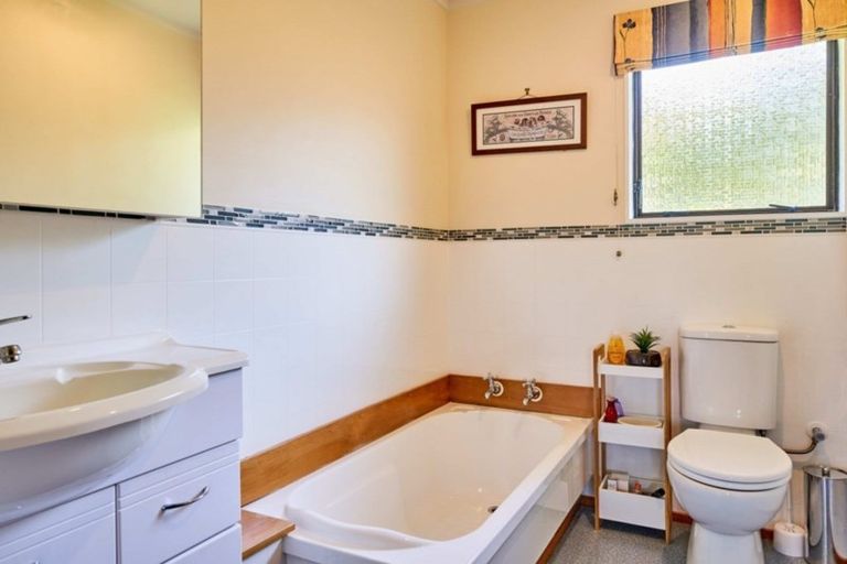 Photo of property in 75 Omapere Street, Whitby, Porirua, 5024
