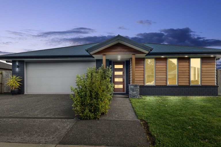 Photo of property in 17 Dreaver Drive, Waitara, 4320