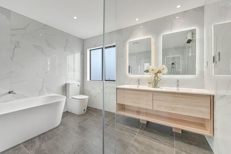 Photo of property in 17a Alexandra Street, Riverhead, 0820