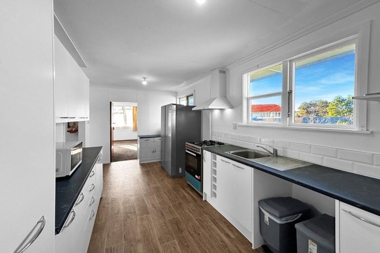 Photo of property in 14 Belfast Place, Roslyn, Palmerston North, 4414