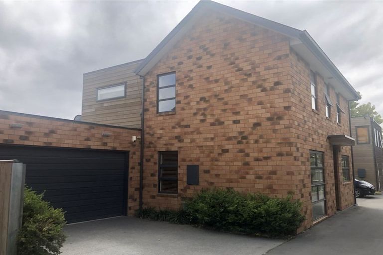 Photo of property in 17b Burdale Street, Riccarton, Christchurch, 8011