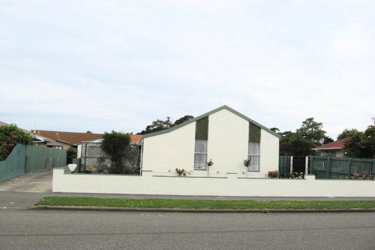 Photo of property in 12 Korora Street, Bromley, Christchurch, 8062