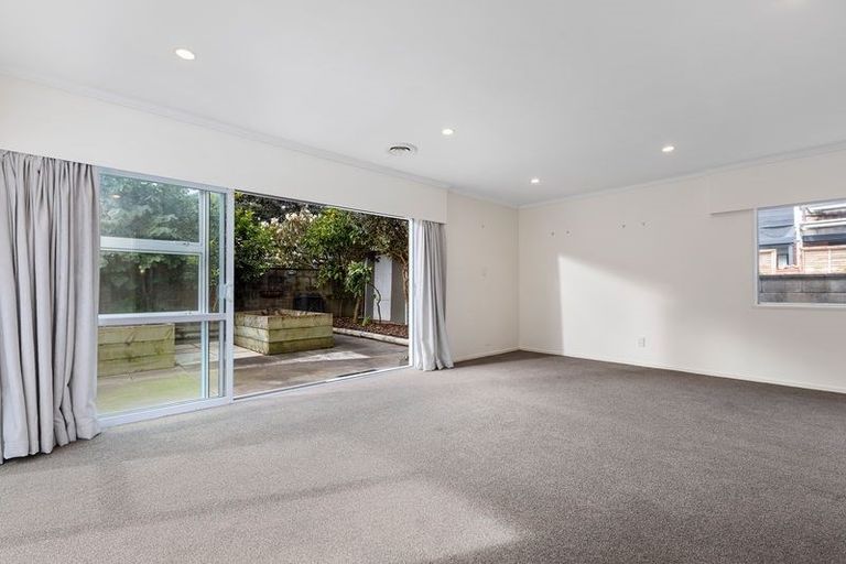 Photo of property in 3/37 Craig Road, Milford, Auckland, 0620