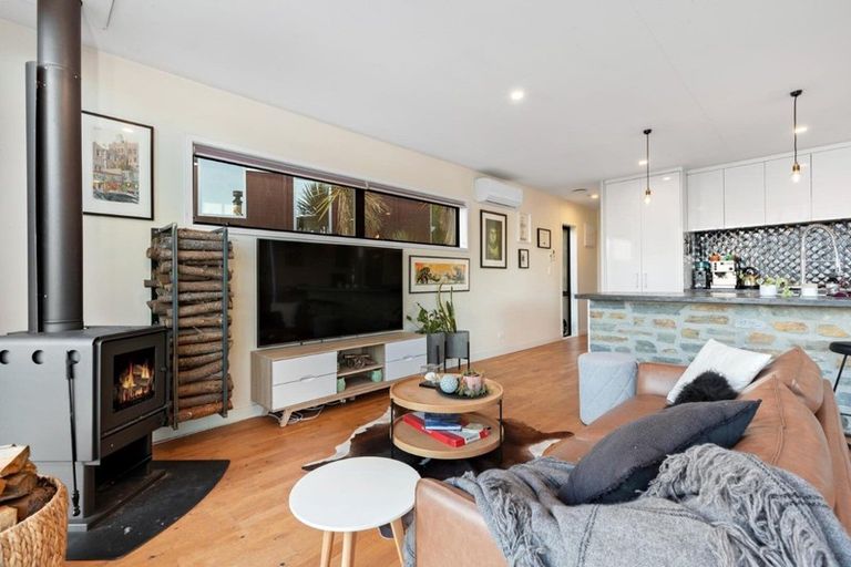 Photo of property in 45 Dart Place, Fernhill, Queenstown, 9300