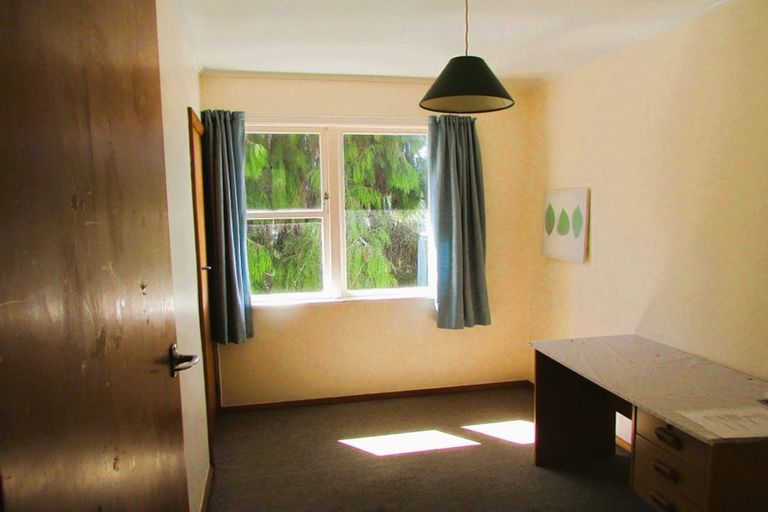 Photo of property in 22 Chester Road, Tawa, Wellington, 5028