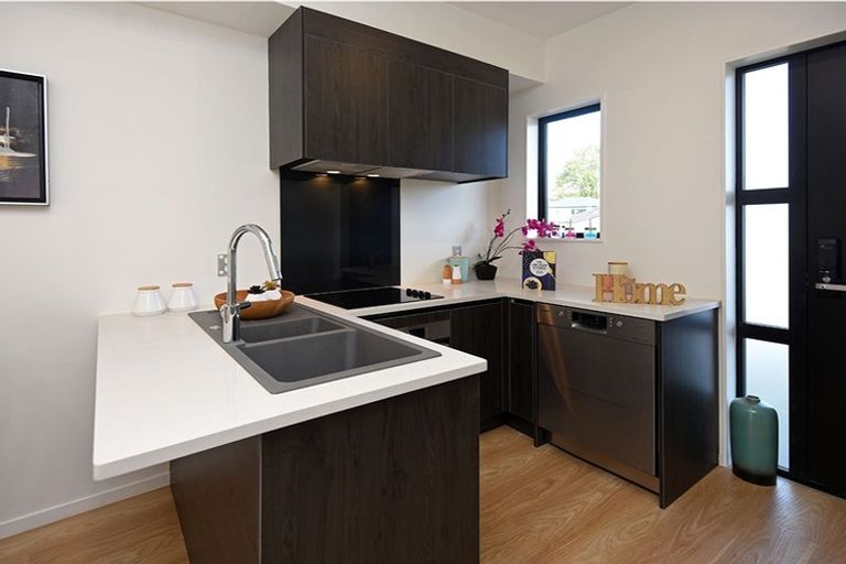 Photo of property in 11 Waru Lane, Te Atatu Peninsula, Auckland, 0610