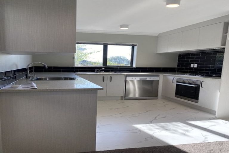 Photo of property in 13 Crossandra Drive, Mangere, Auckland, 2022