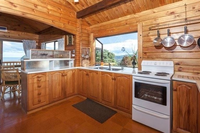 Photo of property in 240 Paku Drive, Tairua, 3508