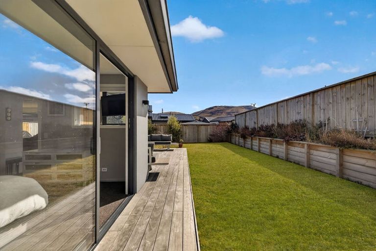 Photo of property in 26 Coopworth Road, Jacks Point, 9371