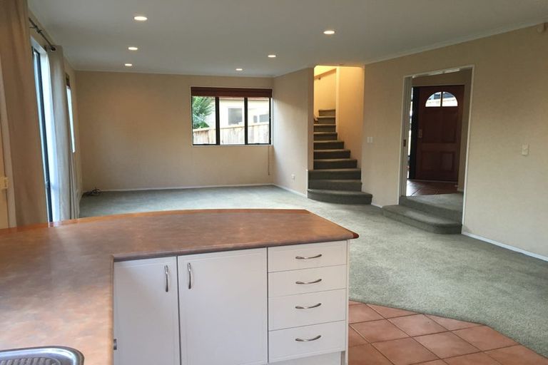 Photo of property in 4/44 Carlisle Road, Browns Bay, Auckland, 0630