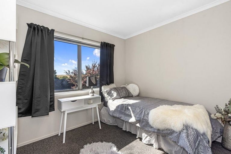 Photo of property in 6 Cornet Lane, Aranui, Christchurch, 8061