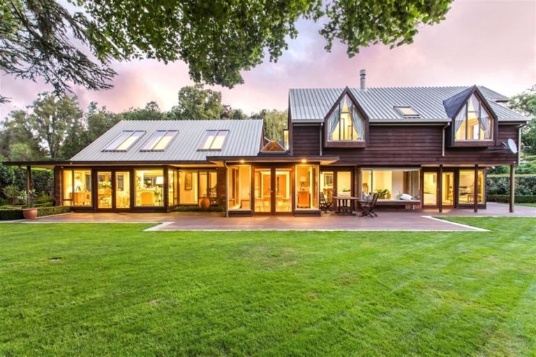 Photo of property in 16 Grangewood Lane, Burnside, Christchurch, 8053