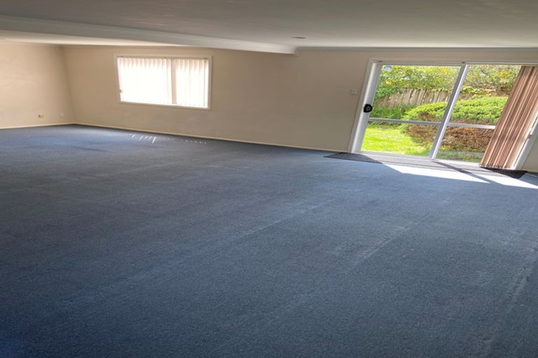 Photo of property in 30 Longburn Road, Henderson, Auckland, 0610