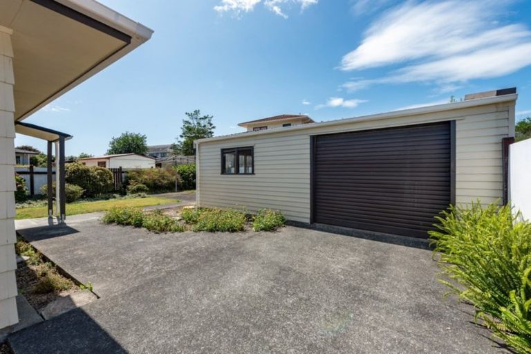 Photo of property in 17 Manawa Avenue, Raumati Beach, Paraparaumu, 5032