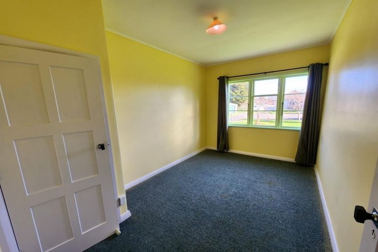 Photo of property in 2 Townshend Place, West End, Palmerston North, 4412