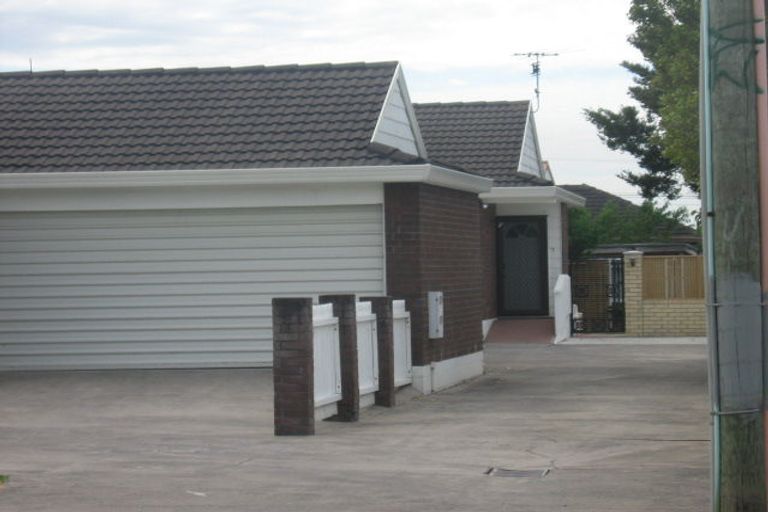 Photo of property in 1/15 Rimu Street, New Lynn, Auckland, 0600