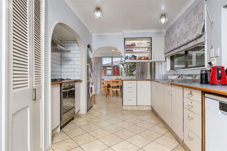 Photo of property in 32 Gordon Street, Woodville, 4920