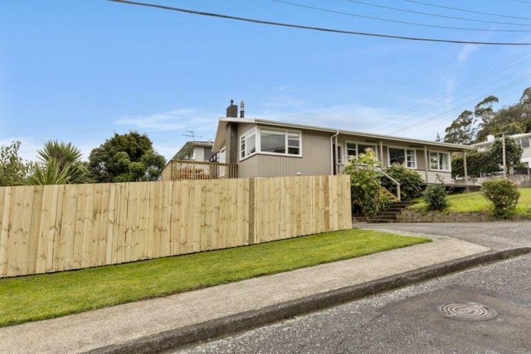 Photo of property in 16 Lord Street, Stokes Valley, Lower Hutt, 5019