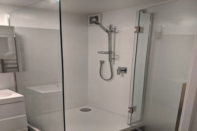 Photo of property in 39 Tamahere Drive, Glenfield, Auckland, 0629