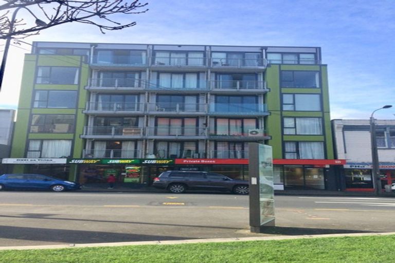 Photo of property in Dual Apartments, 108/142 Vivian Street, Te Aro, Wellington, 6011