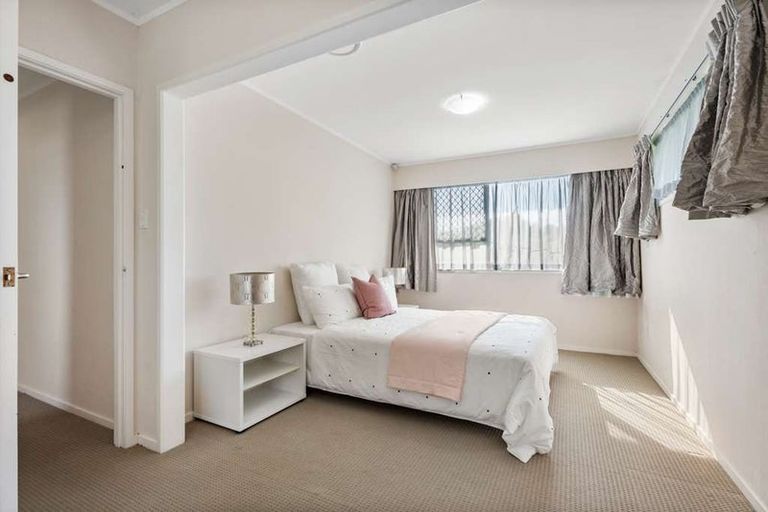 Photo of property in 10 Ellison Place, Pakuranga Heights, Auckland, 2010