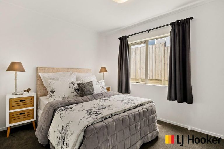 Photo of property in 37 Senator Drive, Manurewa, Auckland, 2105