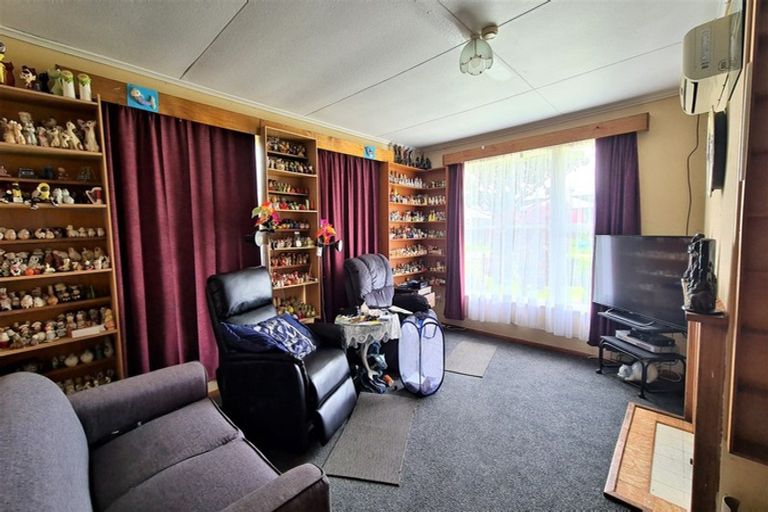 Photo of property in 24 Whitcombe Road, Opunake, 4616