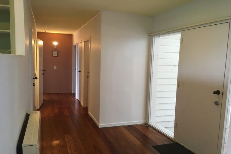 Photo of property in 1 Highbury Crescent, Highbury, Wellington, 6012