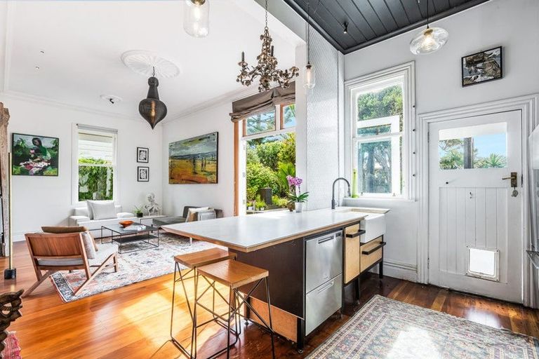 Photo of property in 165 Hanson Street, Newtown, Wellington, 6021