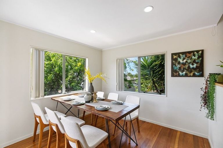 Photo of property in 23 Tyrico Close, Unsworth Heights, Auckland, 0632