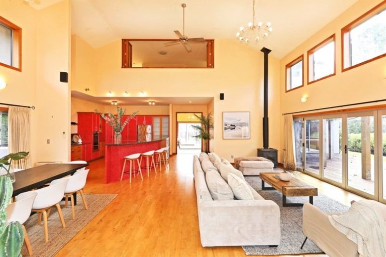 Photo of property in 100 Tironui Drive, Taradale, Napier, 4112