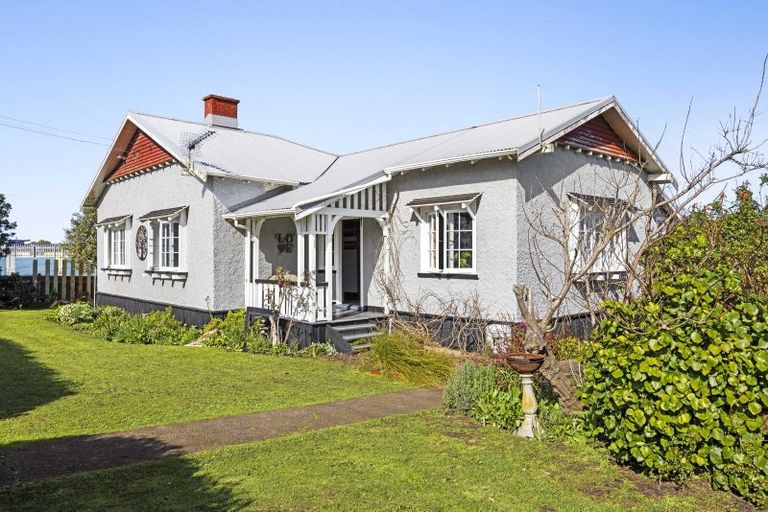 Photo of property in 21 Egmont Street, Patea, 4520