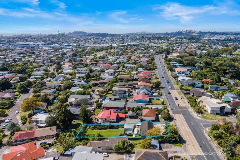 Photo of property in 255 Hillsborough Road, Hillsborough, Auckland, 1042