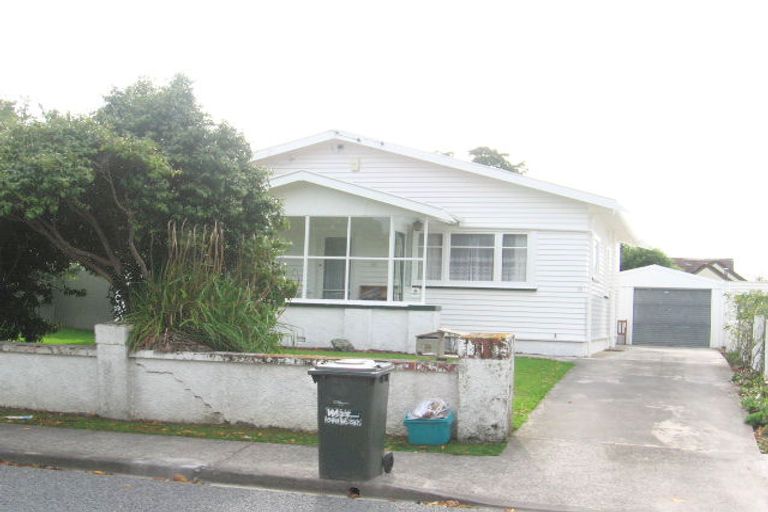 Photo of property in 18 Brasell Street, Fairfield, Lower Hutt, 5011