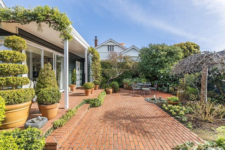 Photo of property in 30 Jubilee Road, Khandallah, Wellington, 6035