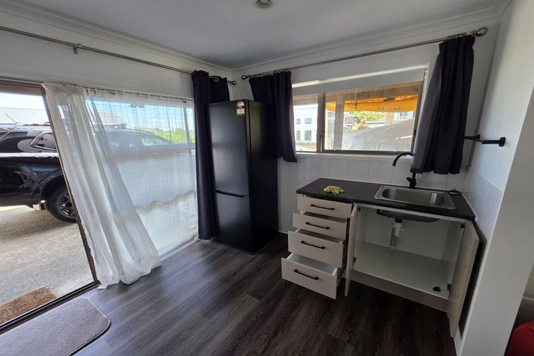 Photo of property in 25 Malvina Place, Bucklands Beach, Auckland, 2014