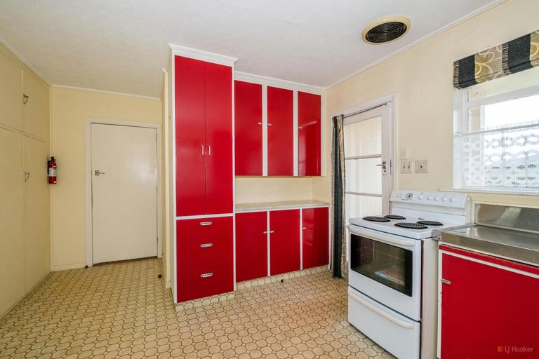 Photo of property in 1 Regent Street, Waimate, 7924