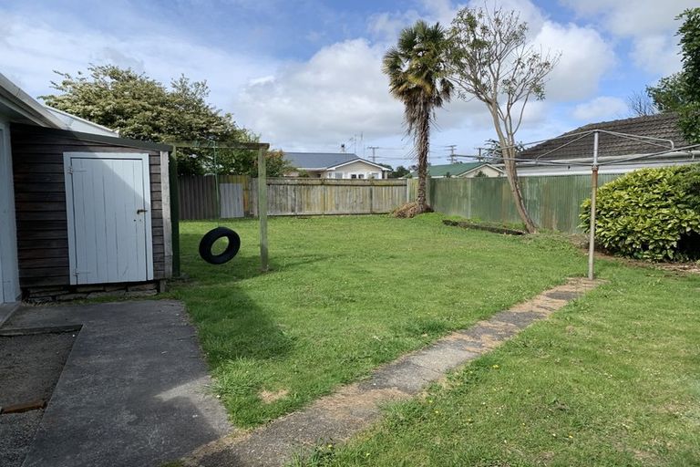Photo of property in 28 Saint Annes Street, Levin, 5510