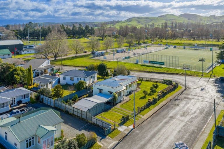 Photo of property in 15 Mitchell Street, Waipukurau, 4200