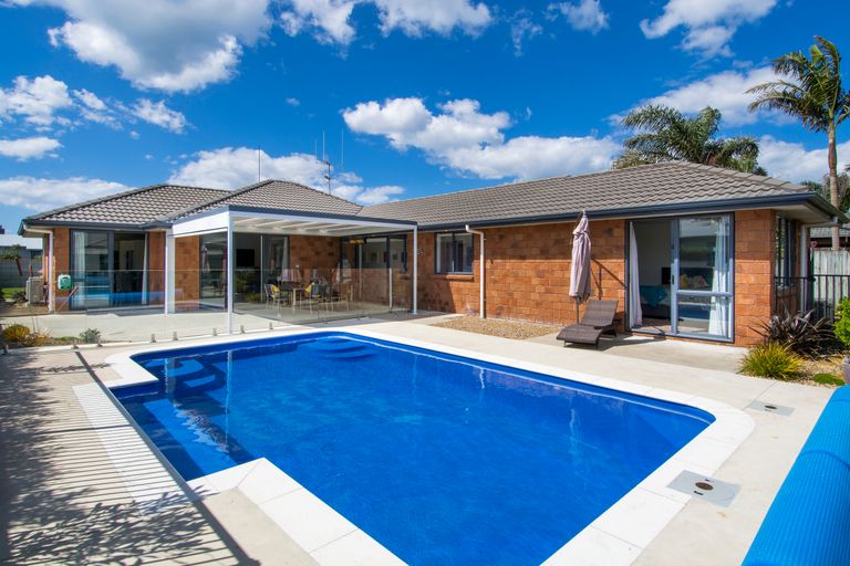 Photo of property in 64 Oriental Parade, Papamoa Beach, Papamoa, 3118