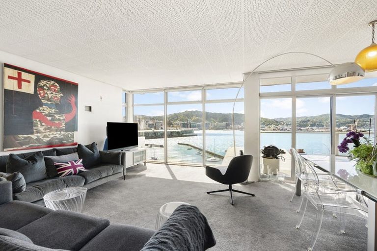 Photo of property in Dorchester Apartments, 144 Oriental Parade, Oriental Bay, Wellington, 6011