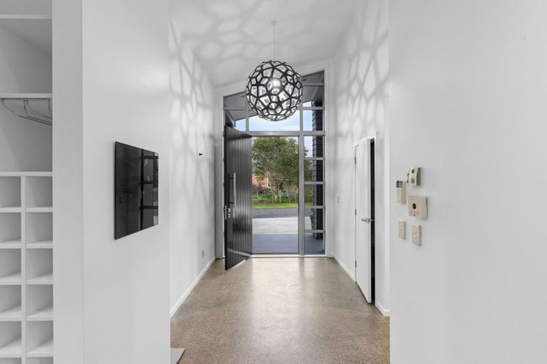 Photo of property in 51 Waikawa Beach Road, Manakau, Levin, 5573