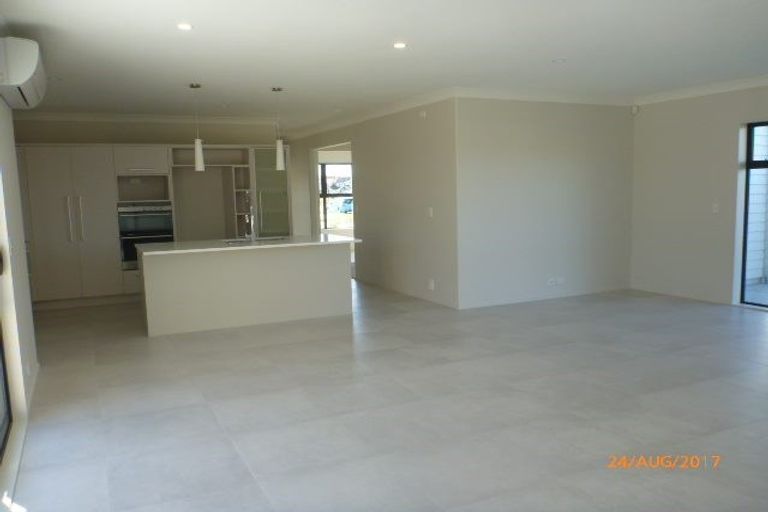 Photo of property in 32 Kaimanawa Road, Karaka, Papakura, 2113